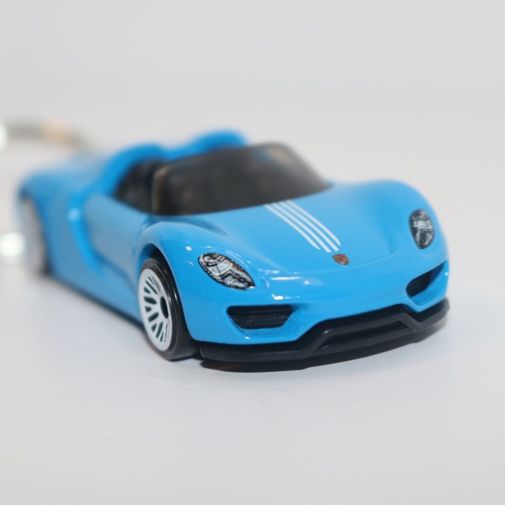 Hot Wheels Porsche 918 Spyder CUSTOM keychain